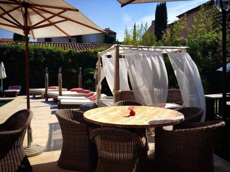 Font Mourier 4* Cogolin