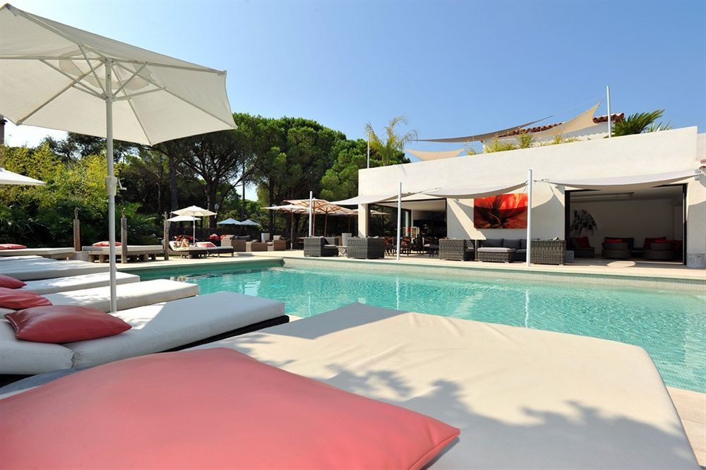 Font Mourier Hotel 4*