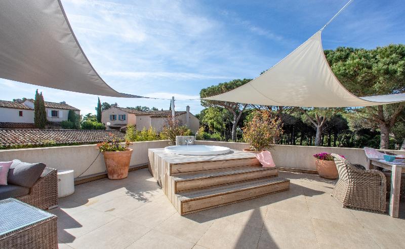 Font Mourier 4* Cogolin